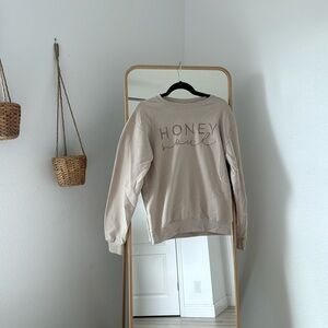 Cream sweater. Cute embroidered “Honey soul” Size S